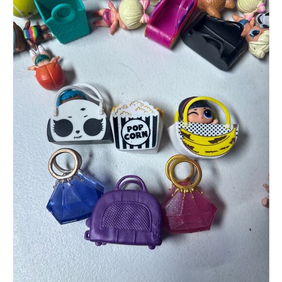 Huge L.O.L. Mini Lil Sisters and Purses or bags bundle - Picture 3 of 5